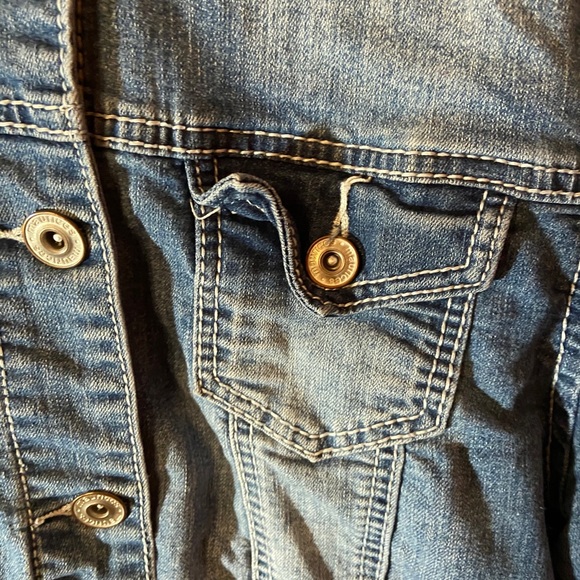 Jean jacket - Picture 2 of 3